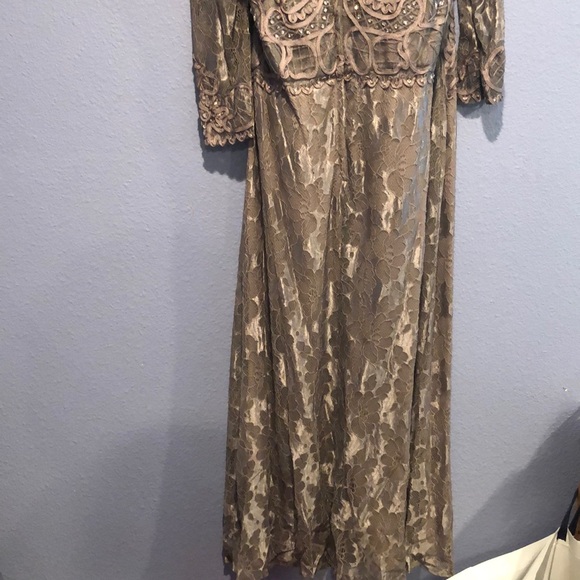 Dress - Picture 4 of 4